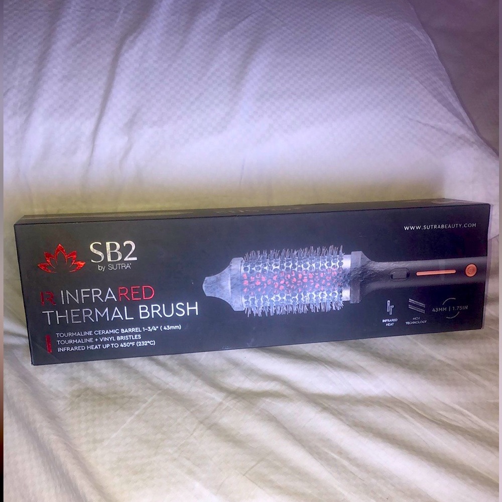 NIB Infrared Heated Curling brush